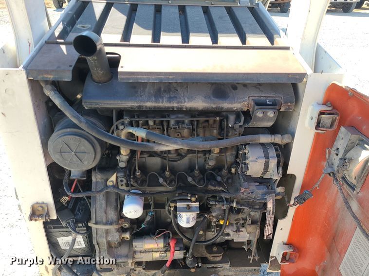 image for item DS7333 2000 Bobcat 873 skid steer loader