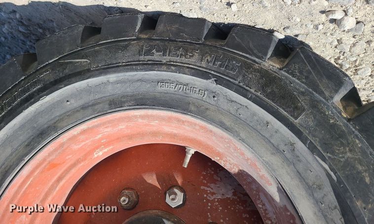 image for item DS7333 2000 Bobcat 873 skid steer loader