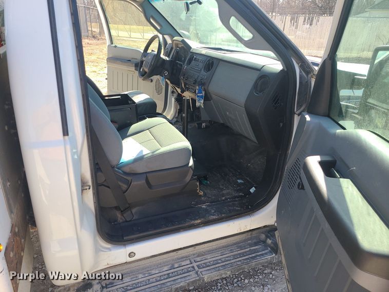 image for item DS7345 2016 Ford F450 Super Duty XL bucket truck