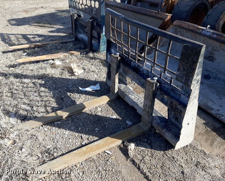 image for item DV9839 2006 Case 450 skid steer loader