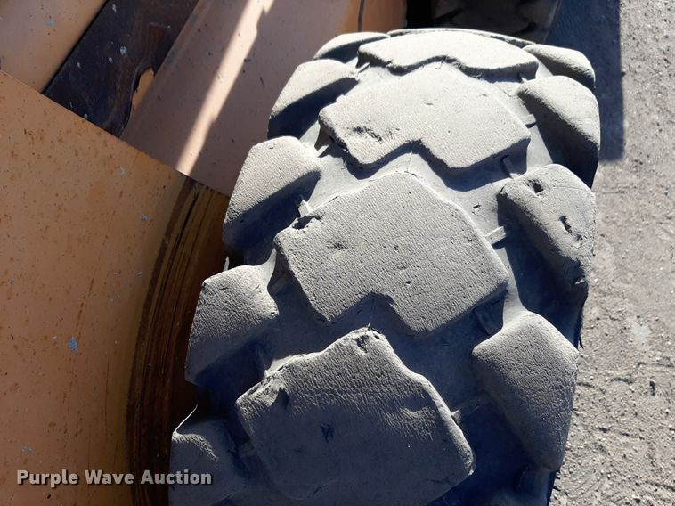 image for item DV9839 2006 Case 450 skid steer loader