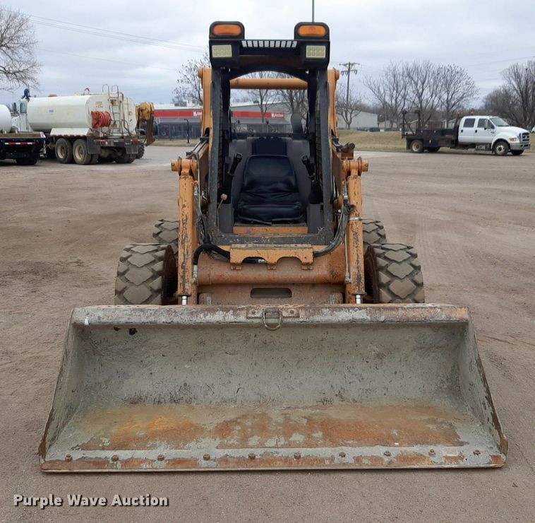 image for item DV9842 2002 Case 75XT skid steer loader