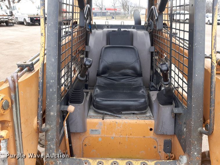image for item DV9842 2002 Case 75XT skid steer loader