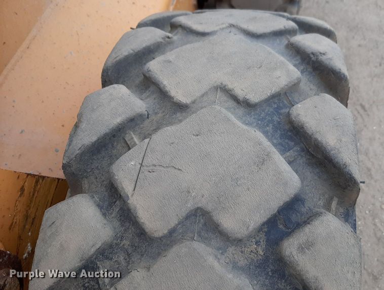 image for item DV9842 2002 Case 75XT skid steer loader