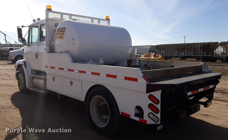 image for item DV9845 1996 Freightliner FL112 flatbed truck