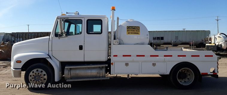 image for item DV9845 1996 Freightliner FL112 flatbed truck