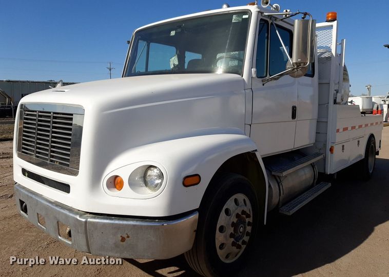image for item DV9845 1996 Freightliner FL112 flatbed truck