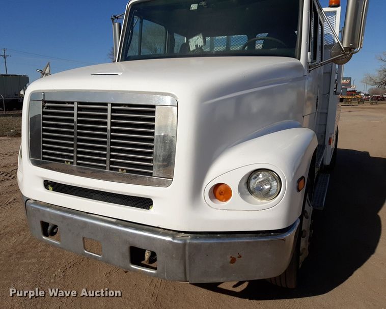 image for item DV9845 1996 Freightliner FL112 flatbed truck