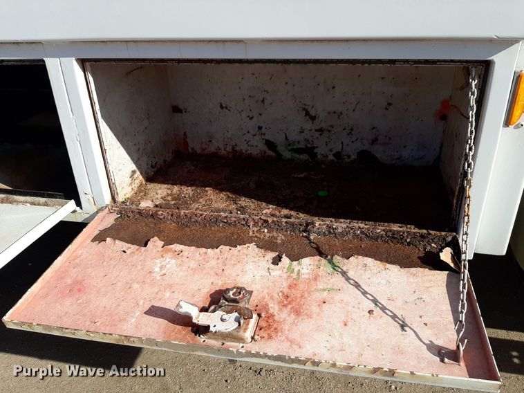 image for item DV9845 1996 Freightliner FL112 flatbed truck