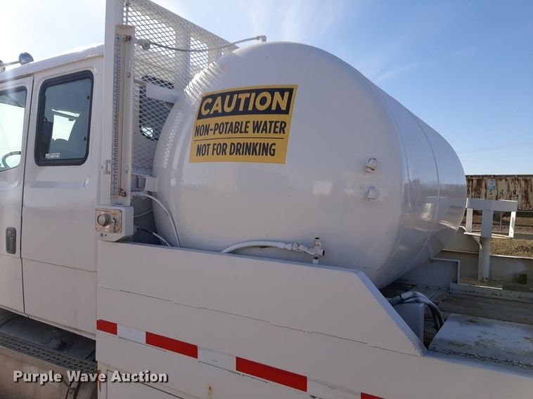 image for item DV9845 1996 Freightliner FL112 flatbed truck