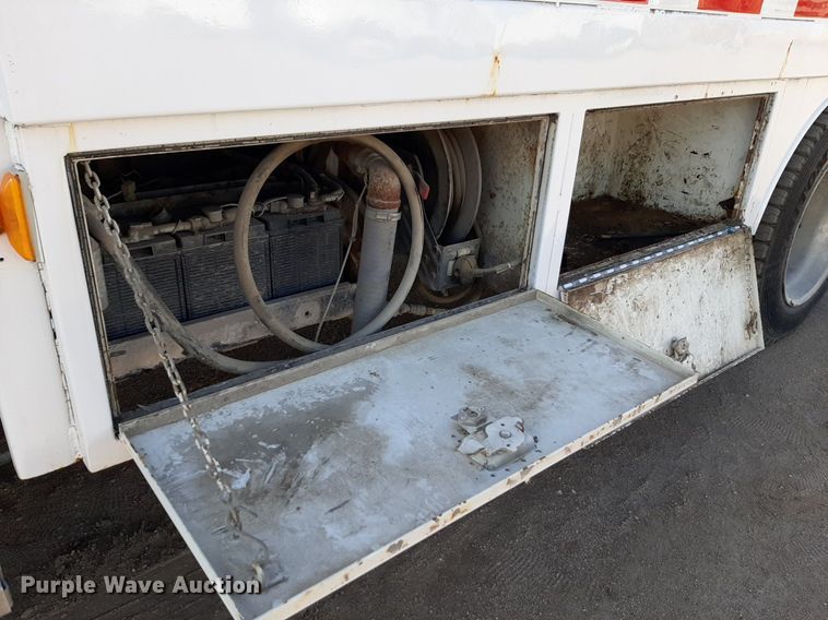 image for item DV9845 1996 Freightliner FL112 flatbed truck