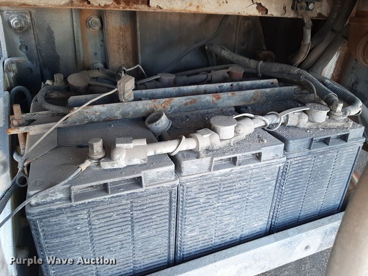 image for item DV9845 1996 Freightliner FL112 flatbed truck