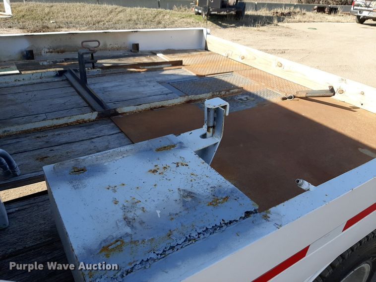 image for item DV9845 1996 Freightliner FL112 flatbed truck