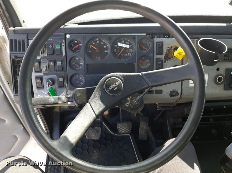 image for item DV9845 1996 Freightliner FL112 flatbed truck