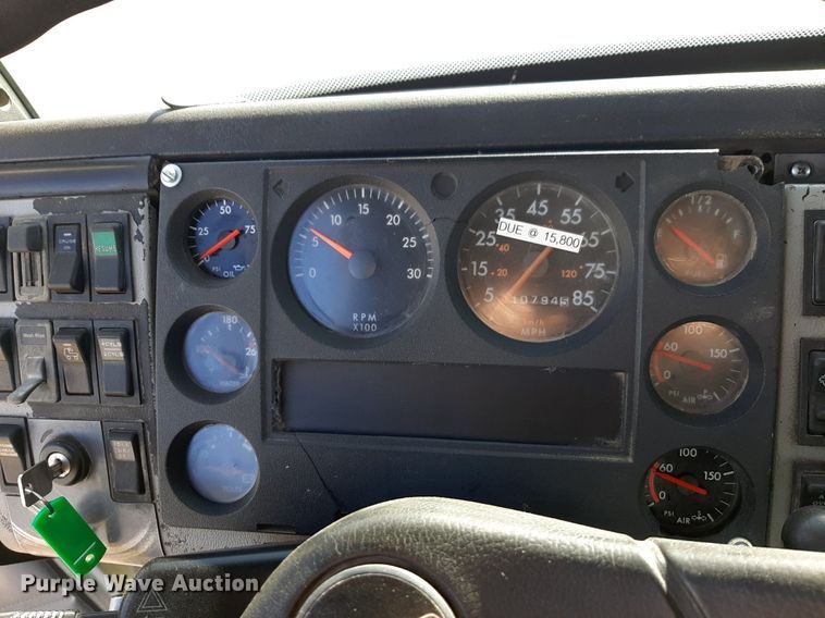 image for item DV9845 1996 Freightliner FL112 flatbed truck