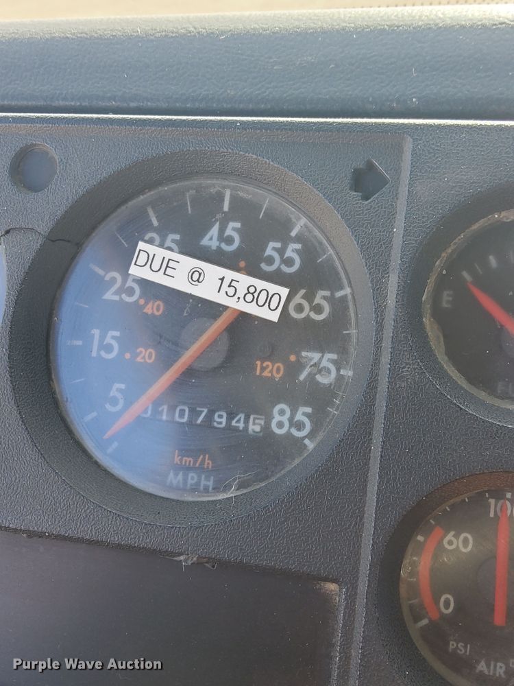 image for item DV9845 1996 Freightliner FL112 flatbed truck