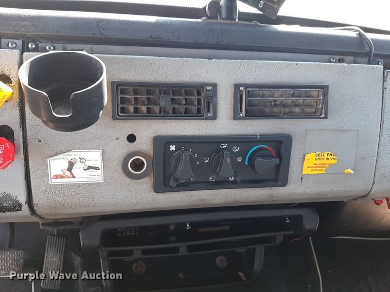 image for item DV9845 1996 Freightliner FL112 flatbed truck