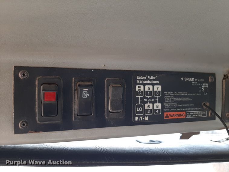 image for item DV9845 1996 Freightliner FL112 flatbed truck