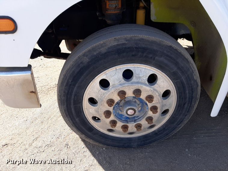 image for item DV9845 1996 Freightliner FL112 flatbed truck