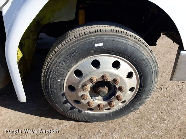 image for item DV9845 1996 Freightliner FL112 flatbed truck