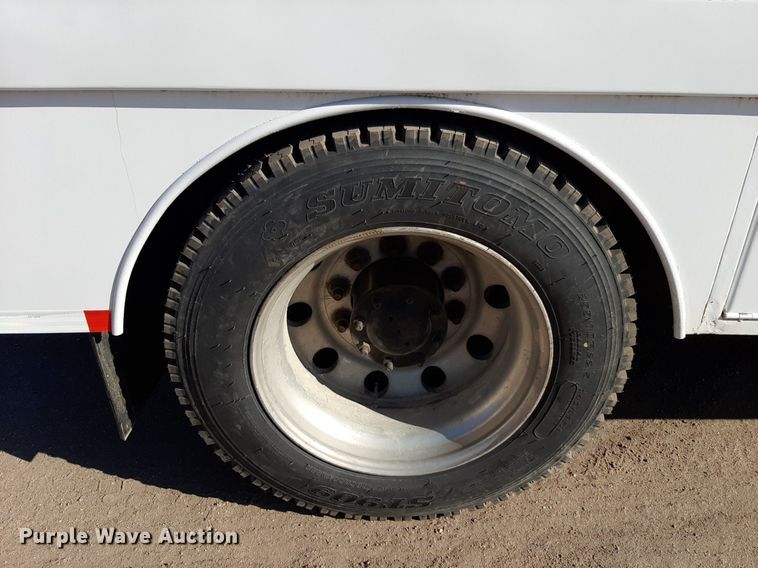 image for item DV9845 1996 Freightliner FL112 flatbed truck