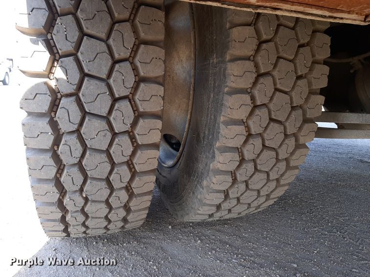 image for item DV9845 1996 Freightliner FL112 flatbed truck