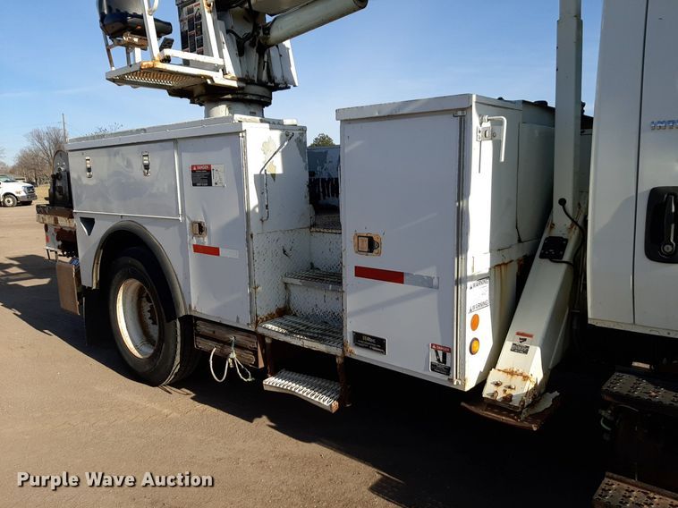 image for item DV9846 2008 International 4300 digger derrick truck