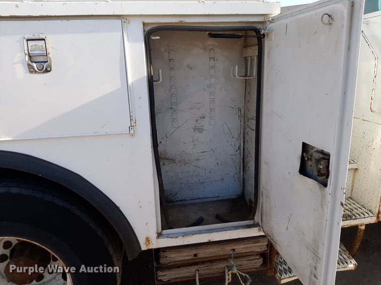 image for item DV9846 2008 International 4300 digger derrick truck