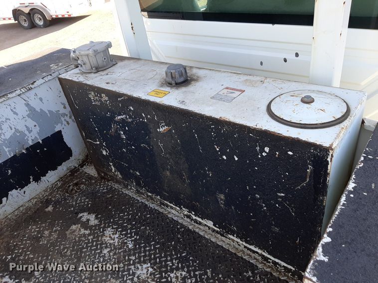 image for item DV9846 2008 International 4300 digger derrick truck