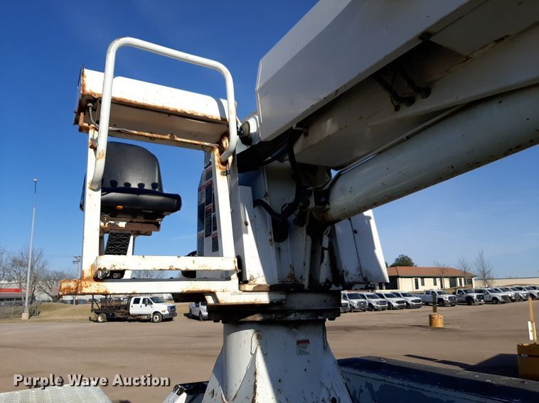 image for item DV9846 2008 International 4300 digger derrick truck