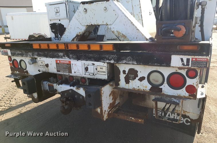 image for item DV9846 2008 International 4300 digger derrick truck