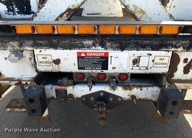 image for item DV9846 2008 International 4300 digger derrick truck