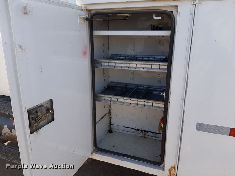 image for item DV9846 2008 International 4300 digger derrick truck