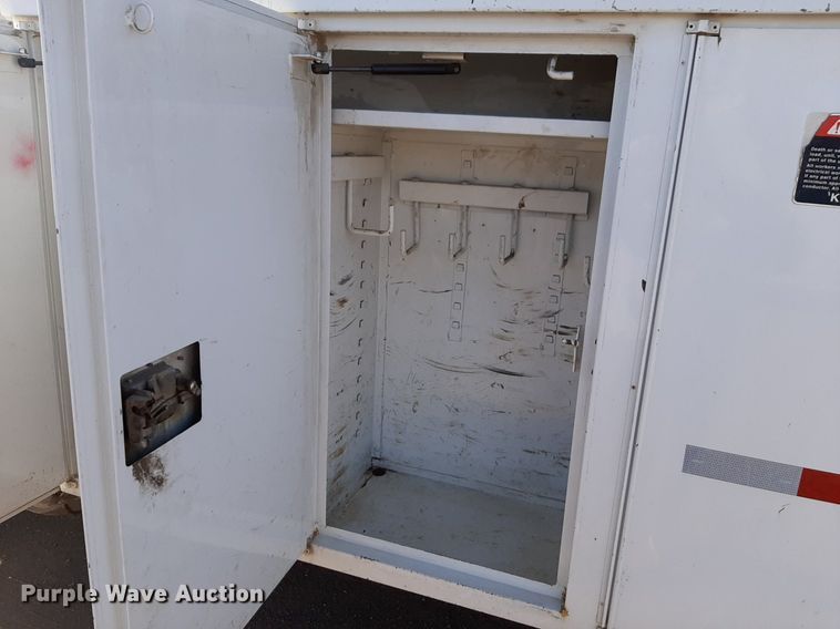 image for item DV9846 2008 International 4300 digger derrick truck