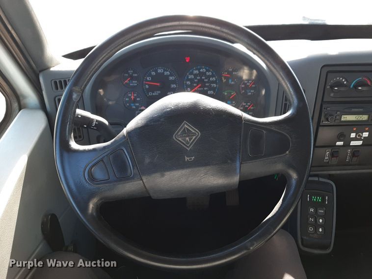 image for item DV9846 2008 International 4300 digger derrick truck