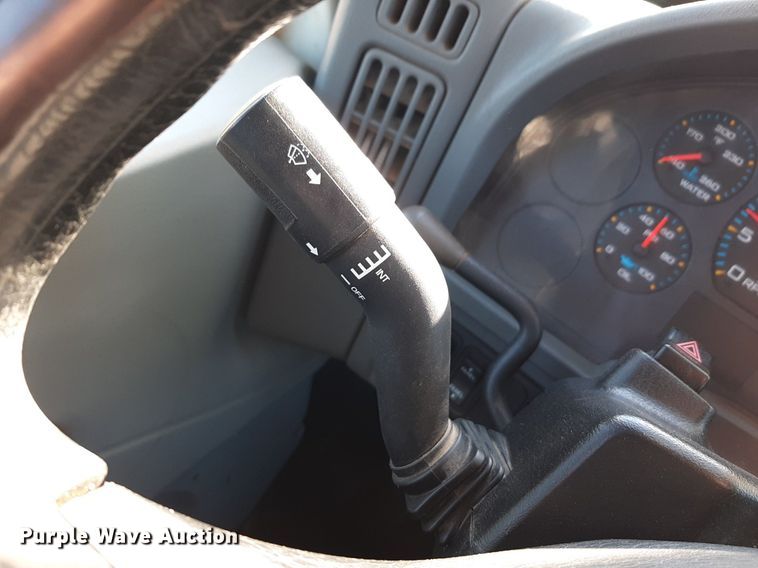 image for item DV9846 2008 International 4300 digger derrick truck