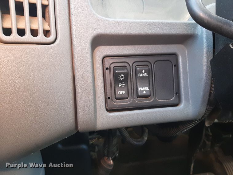 image for item DV9846 2008 International 4300 digger derrick truck