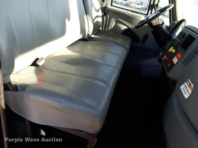 image for item DV9846 2008 International 4300 digger derrick truck