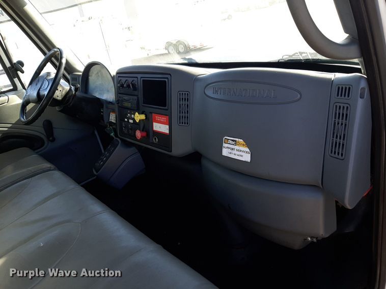 image for item DV9846 2008 International 4300 digger derrick truck