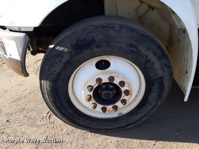 image for item DV9846 2008 International 4300 digger derrick truck