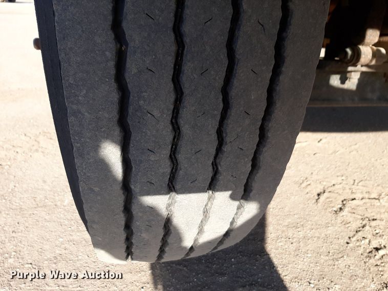 image for item DV9846 2008 International 4300 digger derrick truck