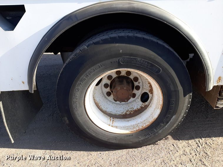 image for item DV9846 2008 International 4300 digger derrick truck