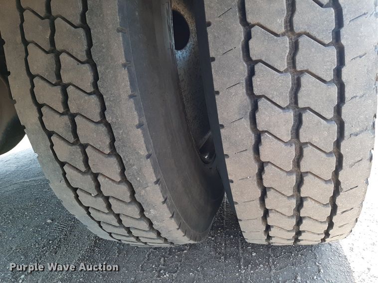 image for item DV9846 2008 International 4300 digger derrick truck