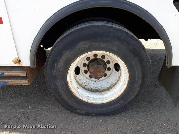 image for item DV9846 2008 International 4300 digger derrick truck