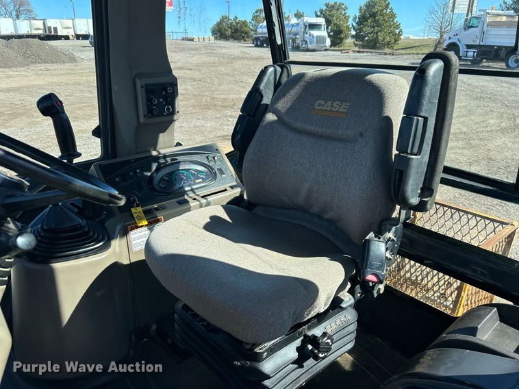 image for item EG1236 2010 Case 570MXT industrial tractor