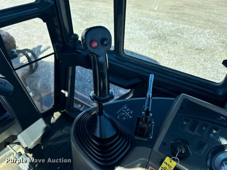 image for item EG1236 2010 Case 570MXT industrial tractor