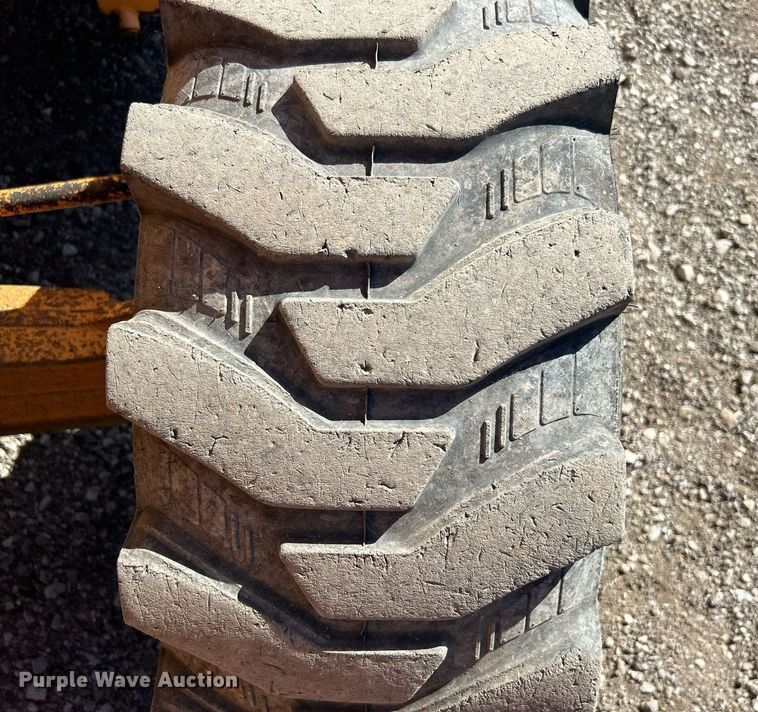 image for item EG1236 2010 Case 570MXT industrial tractor