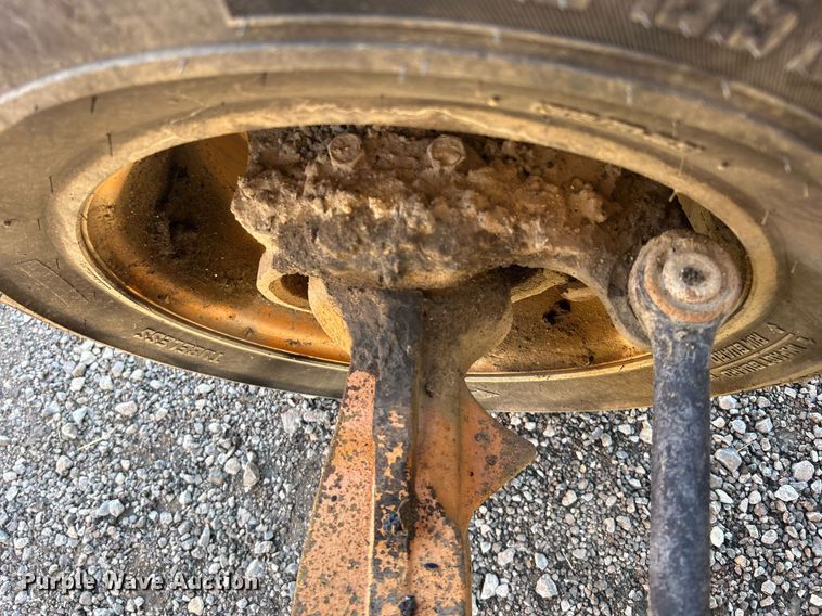 image for item EG1236 2010 Case 570MXT industrial tractor