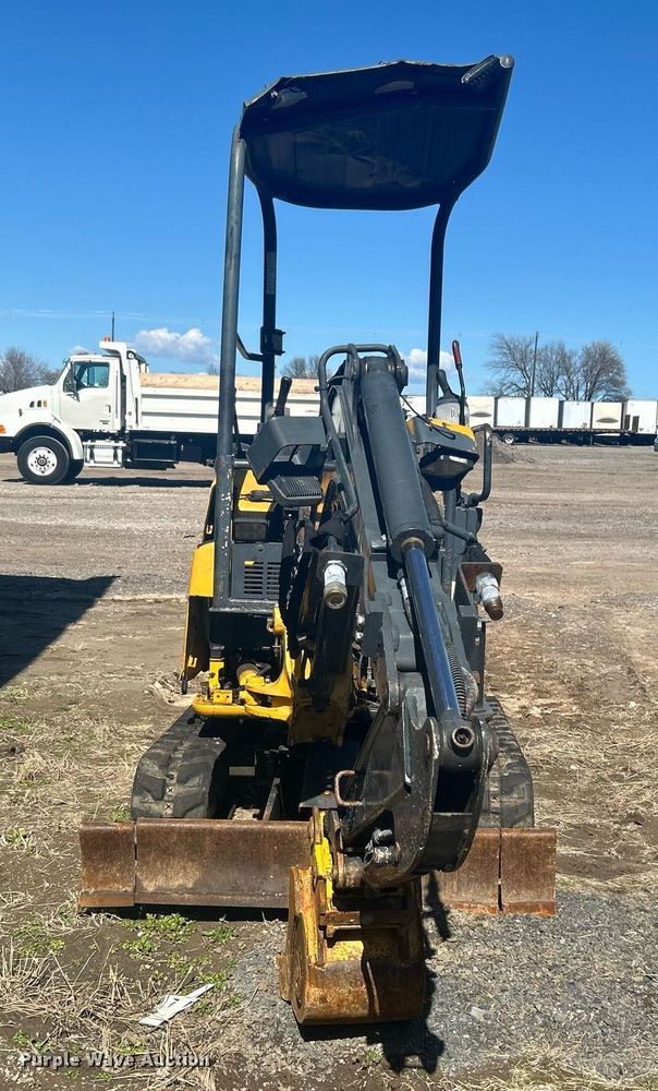 image for item EG1240 John Deere mini excavator