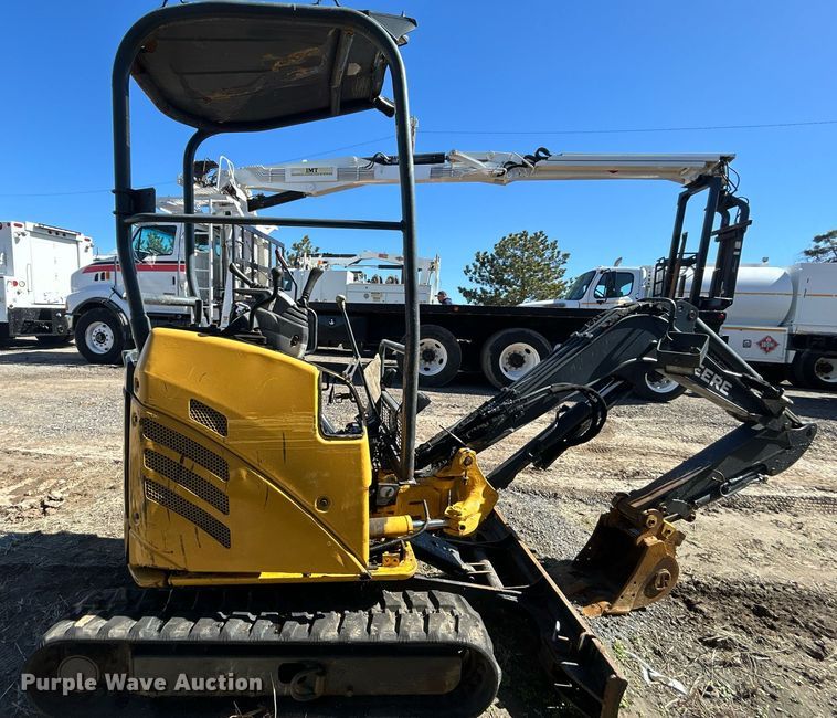 image for item EG1240 John Deere mini excavator